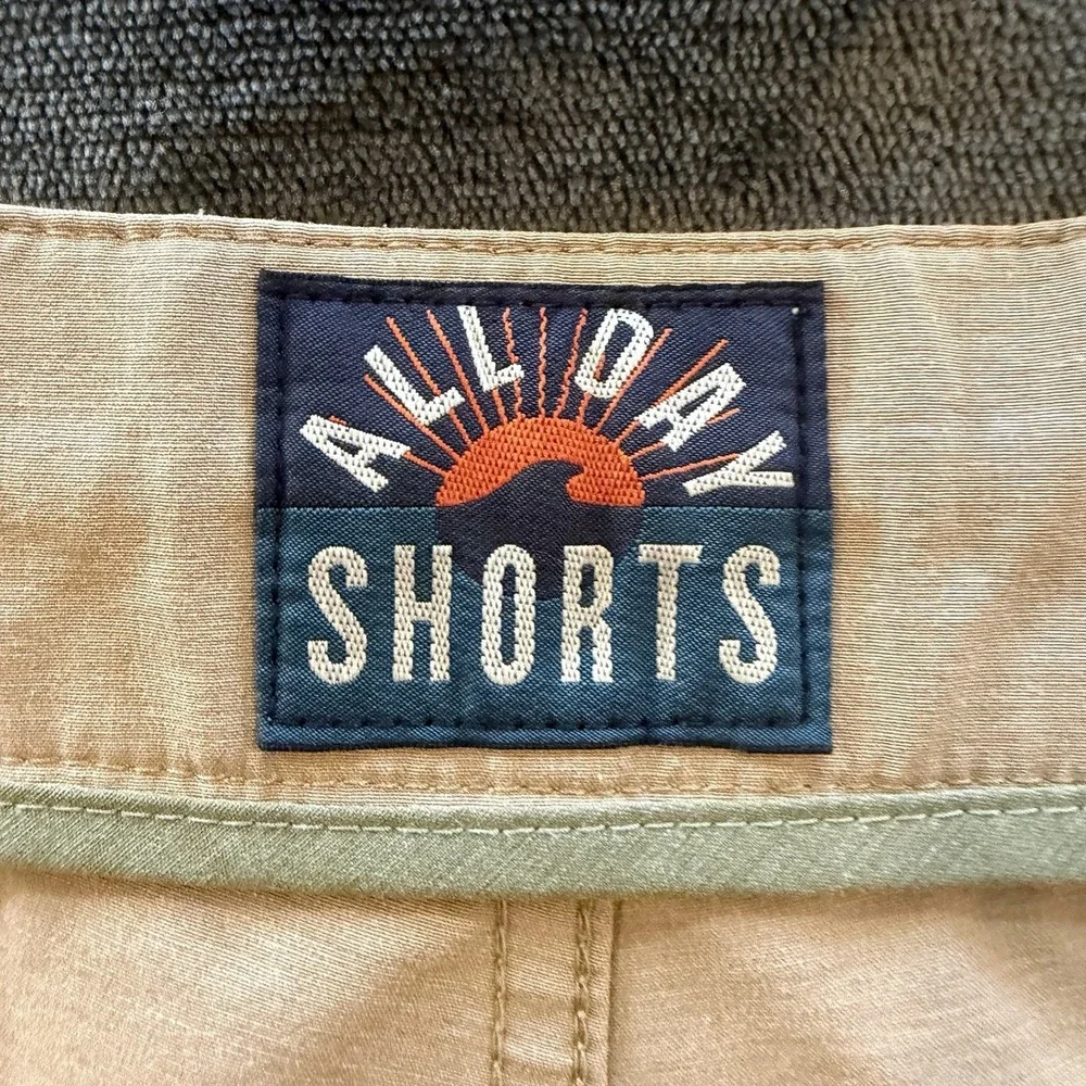 Faherty Flat-Front Men's Shorts in Beige